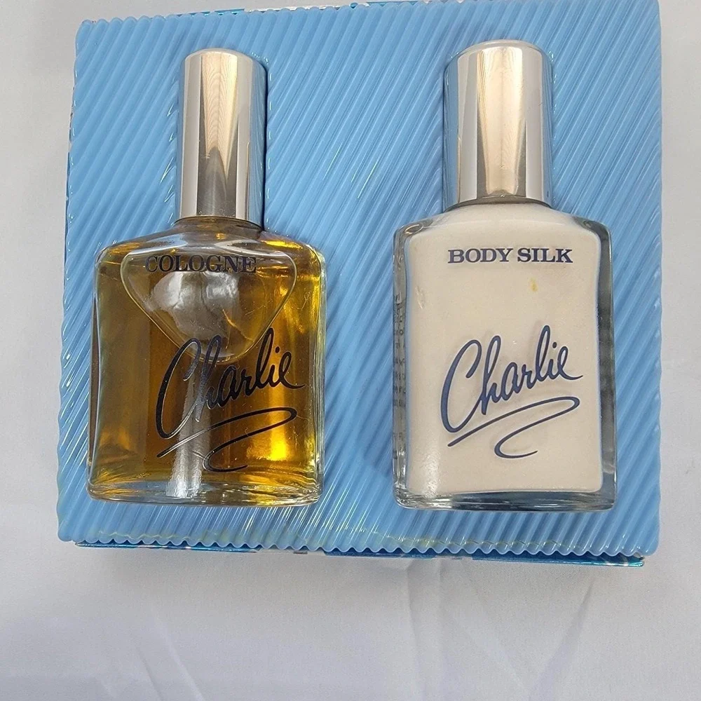 VINTAGE Revlon Charlie Cologne Spray & Fragrance Gift Set Blue Silver Box - New